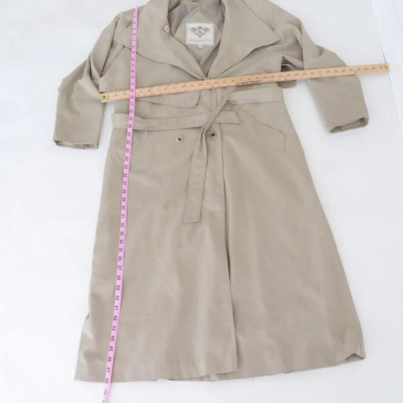 Vintage Laura Winston Beige Pleated Back Long Belted Trench Coat 12 - Picture 4 of 16